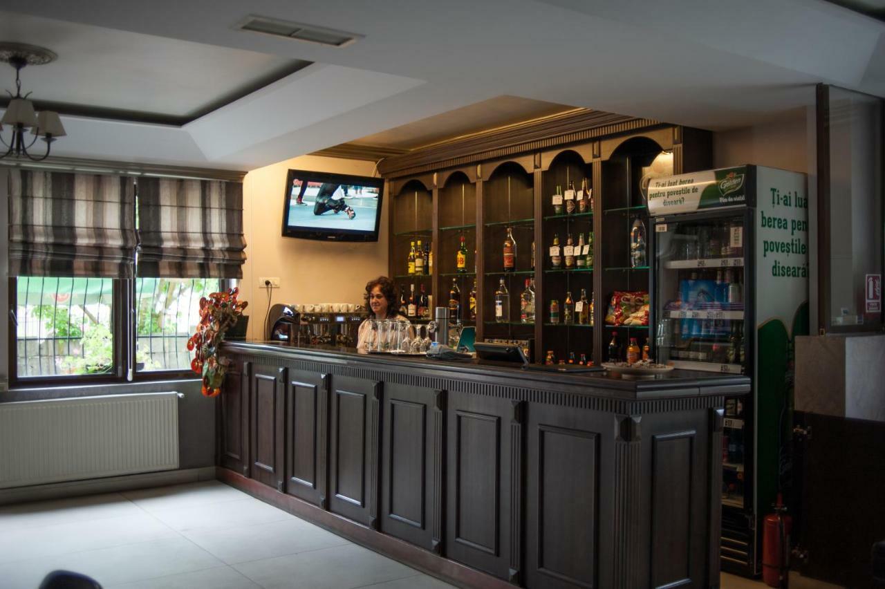 Pension Florica Питешти Экстерьер фото